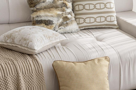 Smart Matching of Throw Pillows and Blankets: Unlock the Code to a Layered Bedroom Aesthetic